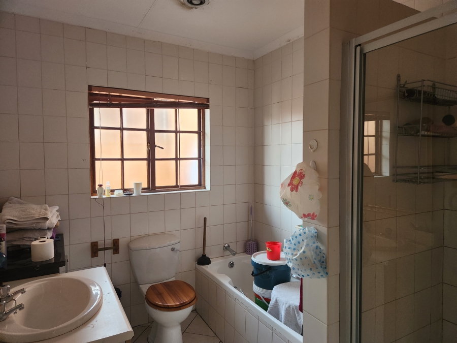 To Let 2 Bedroom Property for Rent in Ferndale Gauteng
