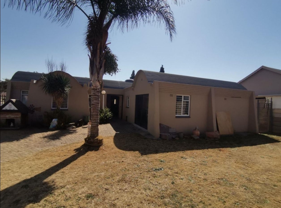 4 Bedroom Property for Sale in Mayberry Park Gauteng