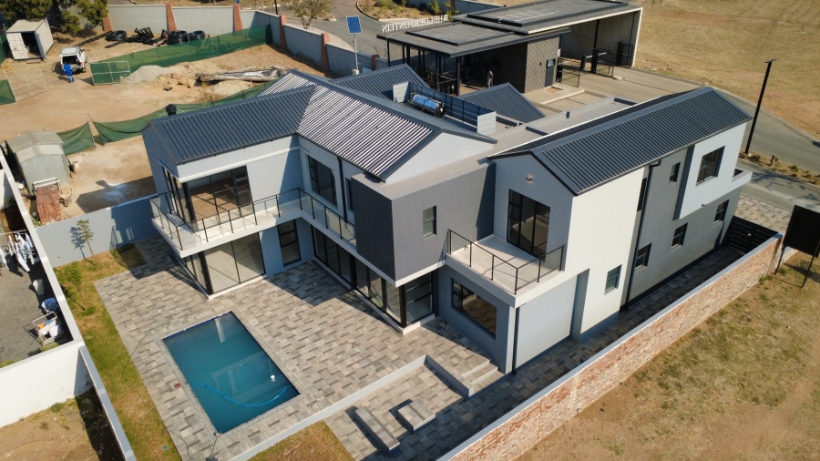 5 Bedroom Property for Sale in Helderfontein Estate Gauteng