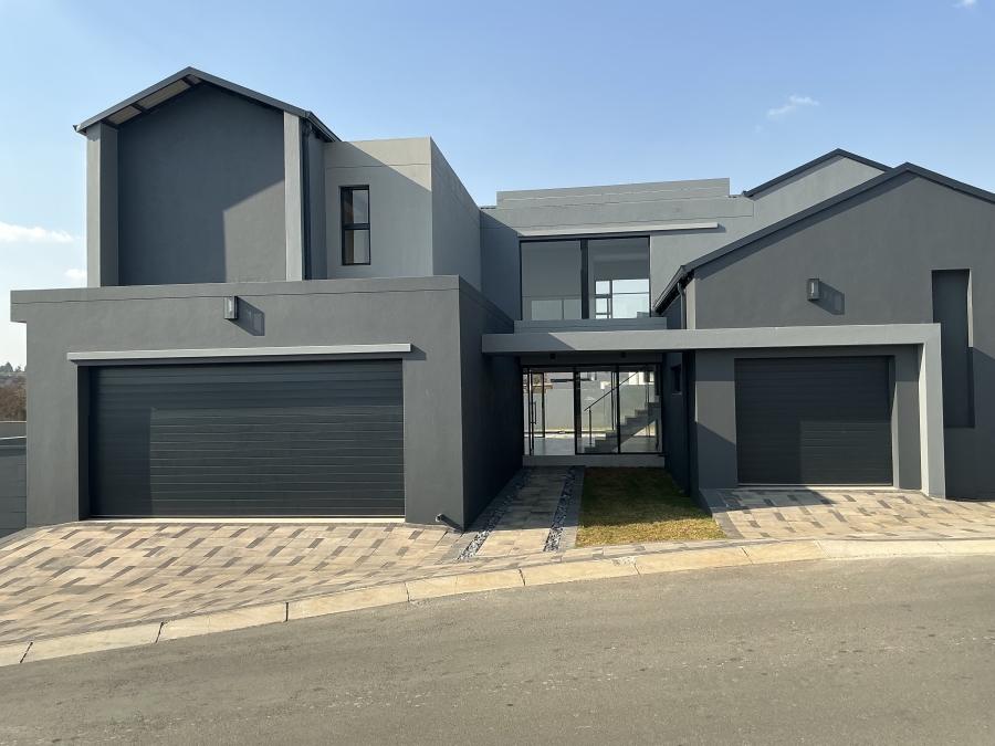 5 Bedroom Property for Sale in Helderfontein Estate Gauteng