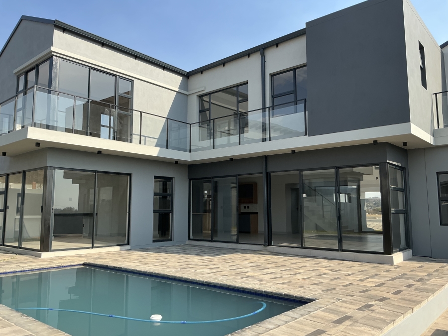 5 Bedroom Property for Sale in Helderfontein Estate Gauteng
