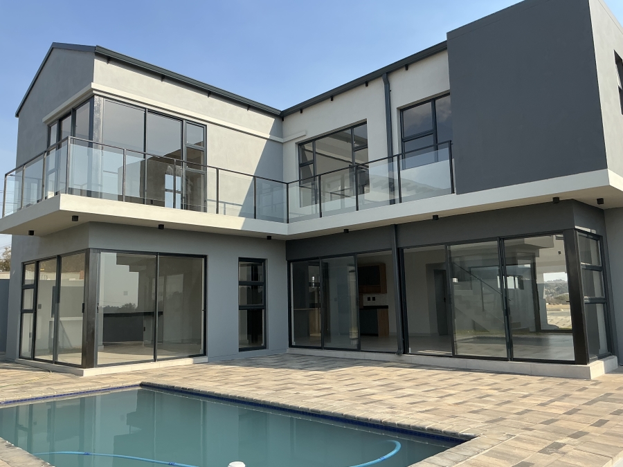 5 Bedroom Property for Sale in Helderfontein Estate Gauteng