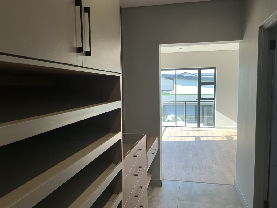 5 Bedroom Property for Sale in Helderfontein Estate Gauteng