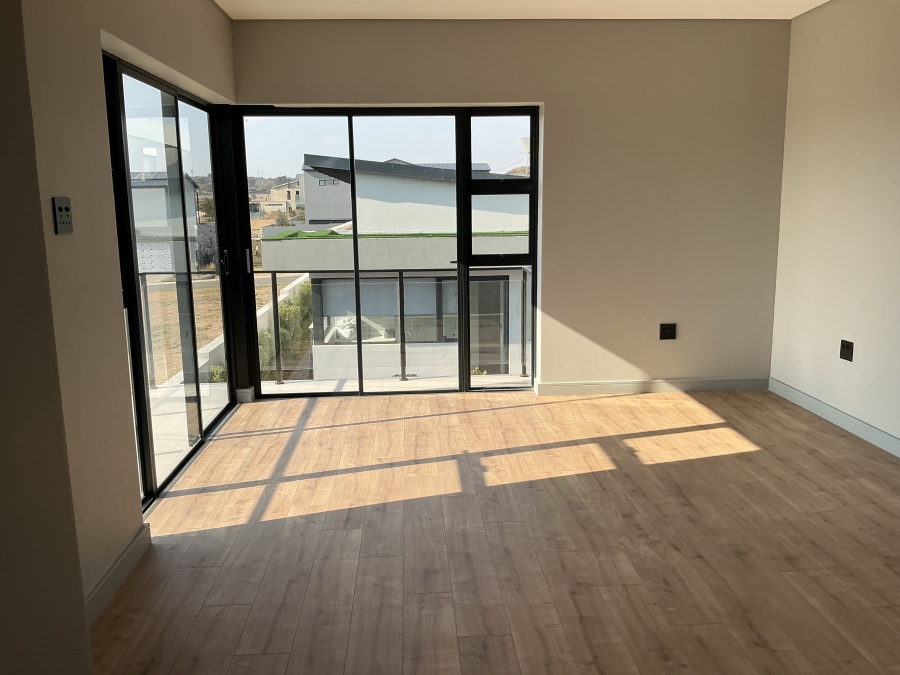 5 Bedroom Property for Sale in Helderfontein Estate Gauteng