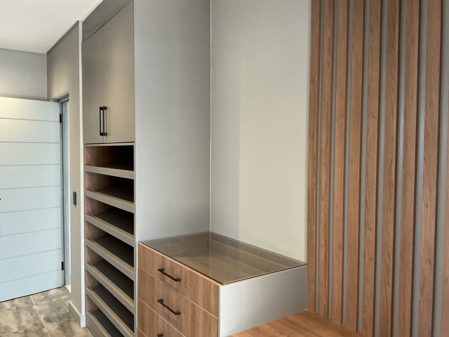 5 Bedroom Property for Sale in Helderfontein Estate Gauteng