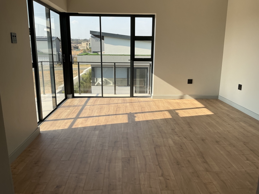 5 Bedroom Property for Sale in Helderfontein Estate Gauteng