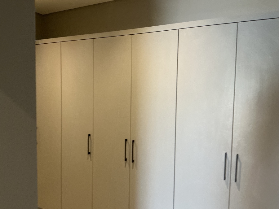 5 Bedroom Property for Sale in Helderfontein Estate Gauteng