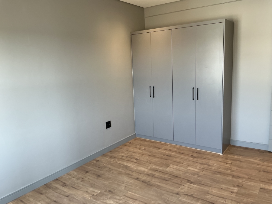 5 Bedroom Property for Sale in Helderfontein Estate Gauteng