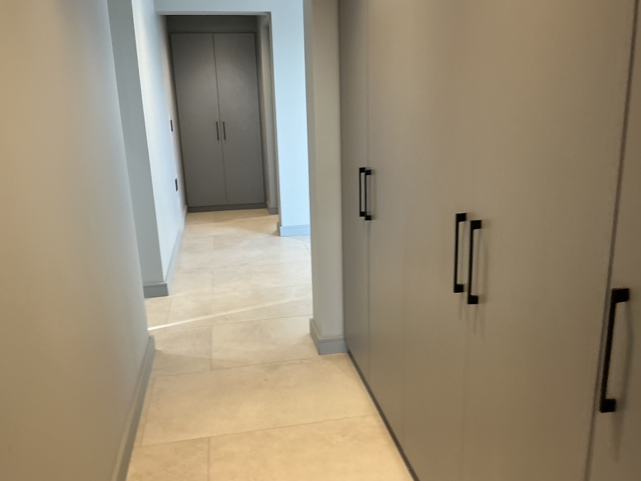 5 Bedroom Property for Sale in Helderfontein Estate Gauteng