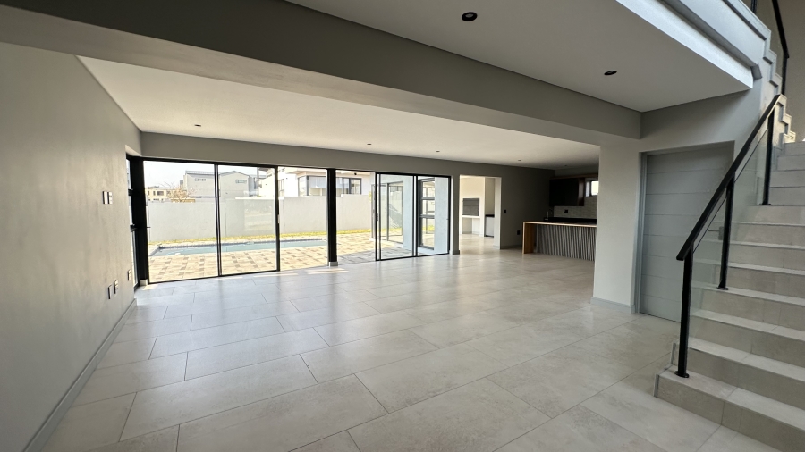 5 Bedroom Property for Sale in Helderfontein Estate Gauteng