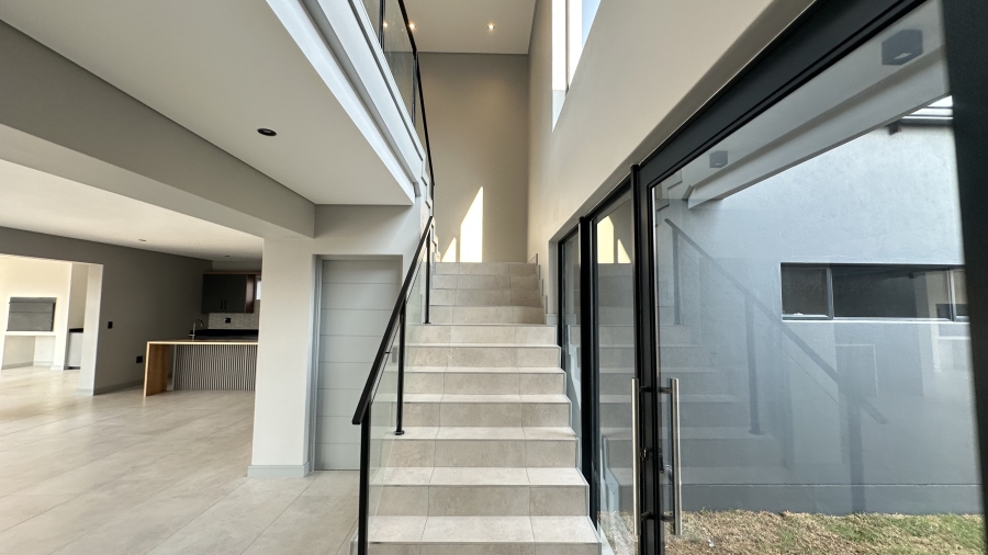 5 Bedroom Property for Sale in Helderfontein Estate Gauteng