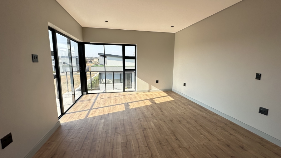 5 Bedroom Property for Sale in Helderfontein Estate Gauteng