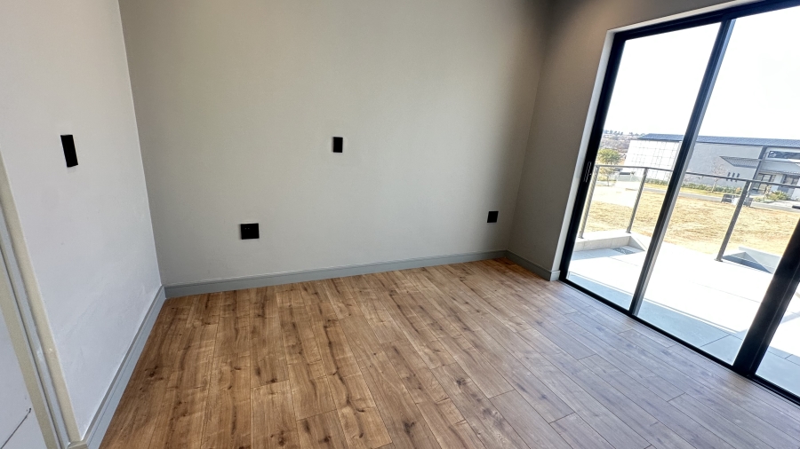 5 Bedroom Property for Sale in Helderfontein Estate Gauteng