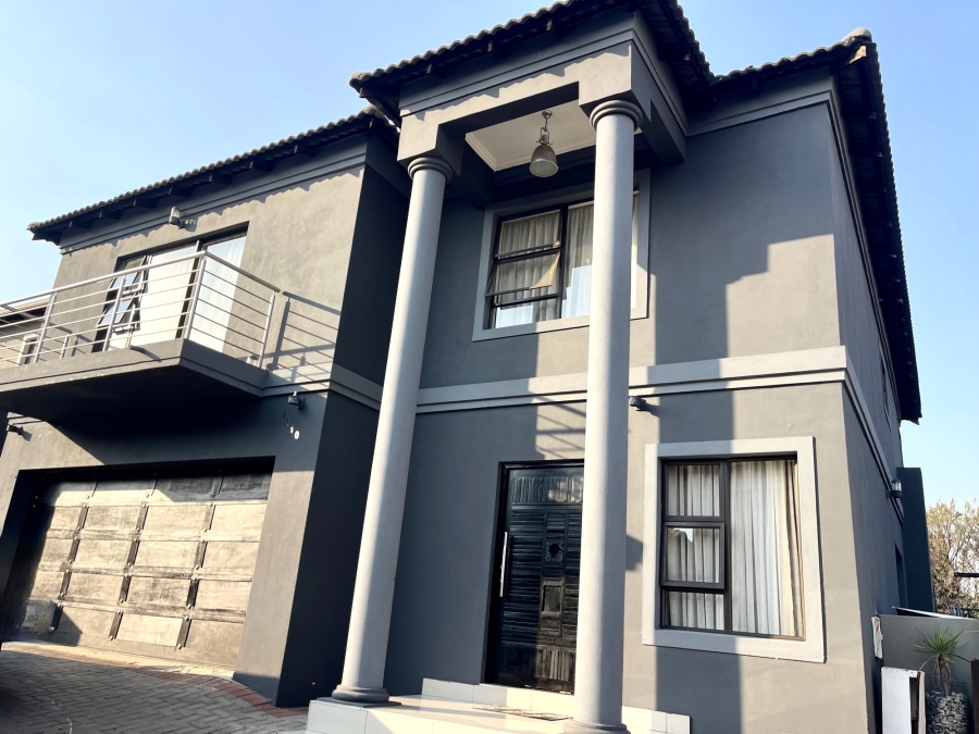 To Let 5 Bedroom Property for Rent in Vorna Valley Gauteng