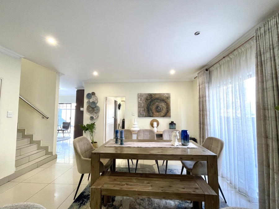 To Let 5 Bedroom Property for Rent in Vorna Valley Gauteng