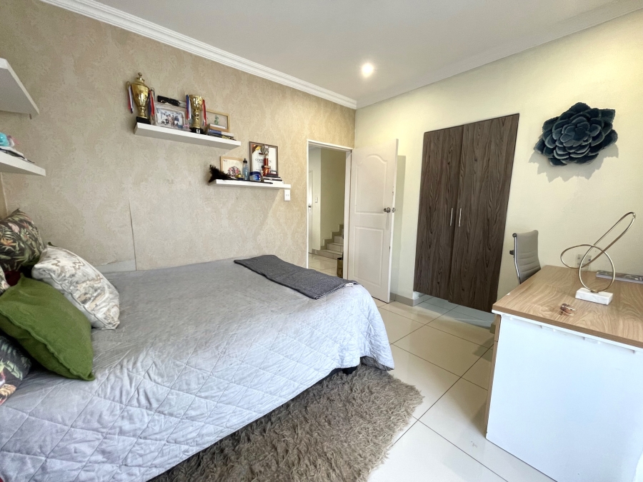 To Let 5 Bedroom Property for Rent in Vorna Valley Gauteng