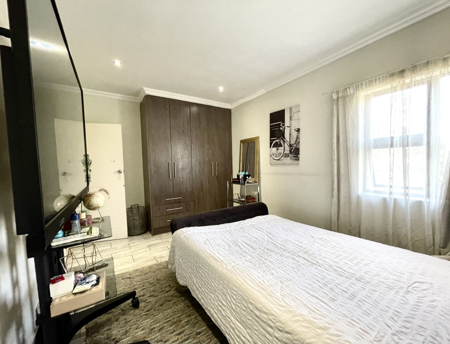 To Let 5 Bedroom Property for Rent in Vorna Valley Gauteng