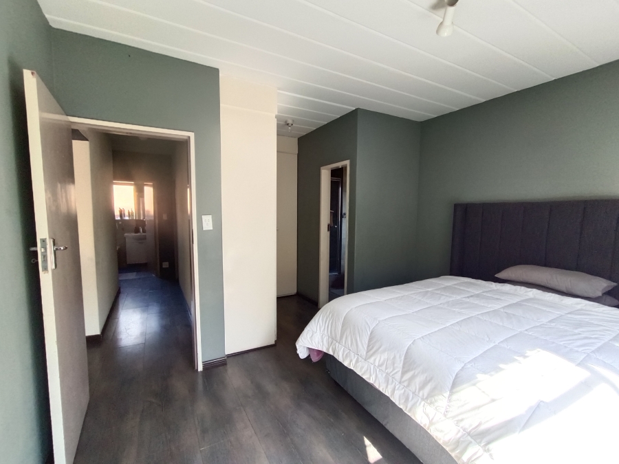 3 Bedroom Property for Sale in Zwartkop Gauteng