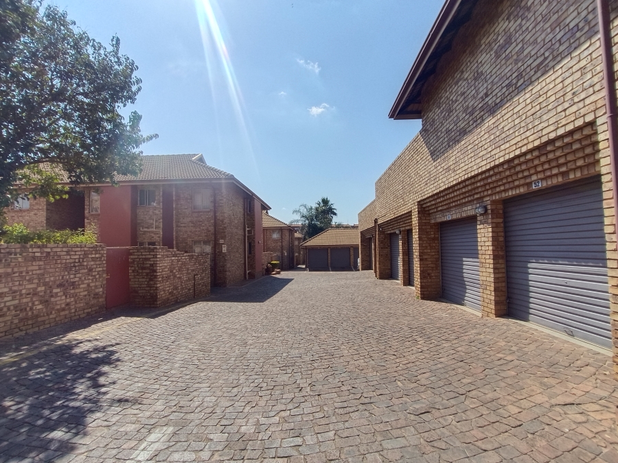 3 Bedroom Property for Sale in Zwartkop Gauteng