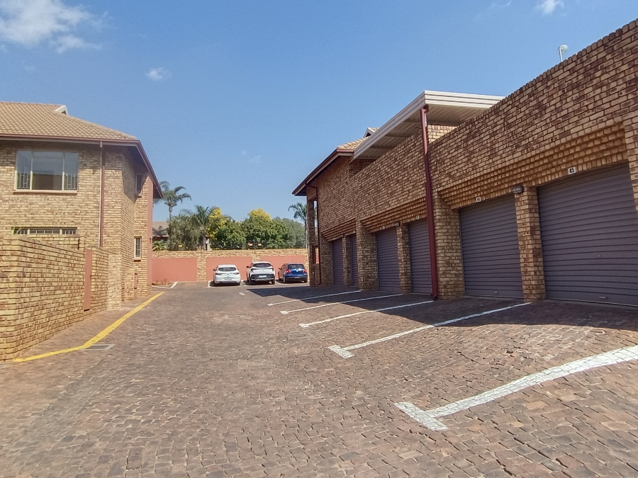 3 Bedroom Property for Sale in Zwartkop Gauteng