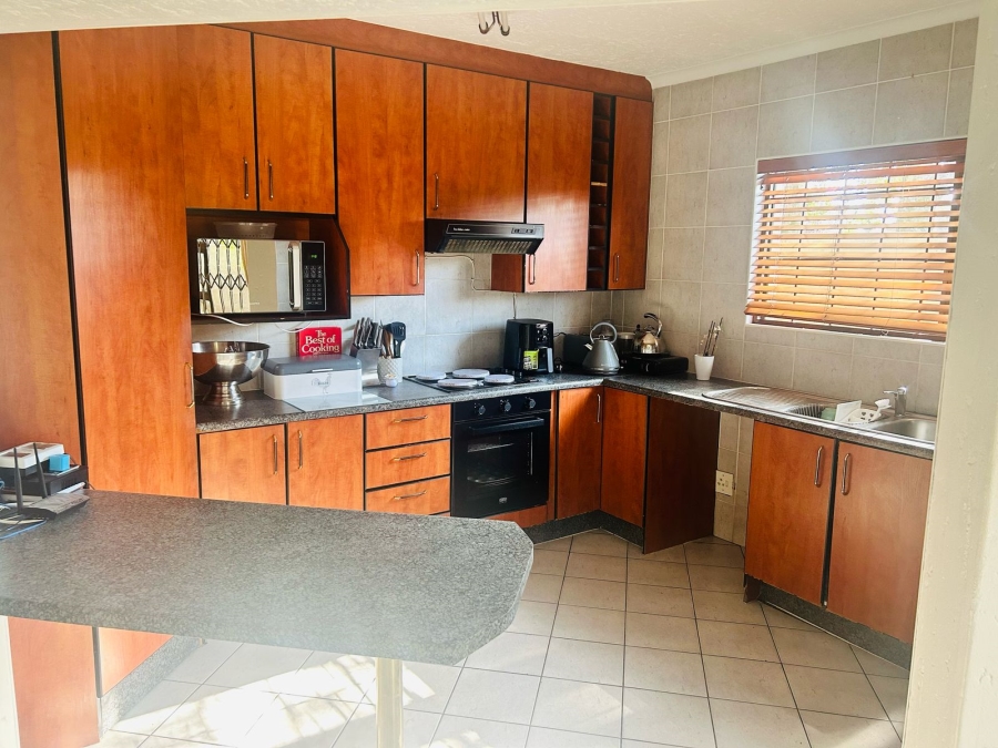 To Let 2 Bedroom Property for Rent in North Riding Gauteng