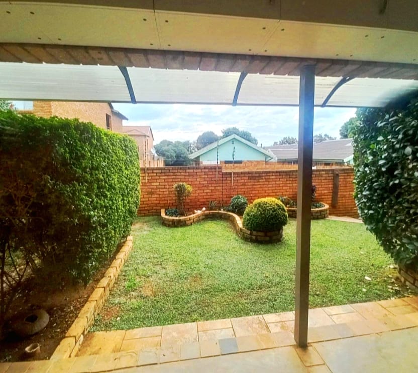 2 Bedroom Property for Sale in Wentworth Park Gauteng