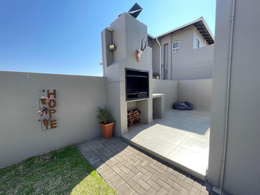 3 Bedroom Property for Sale in Noordheuwel Gauteng