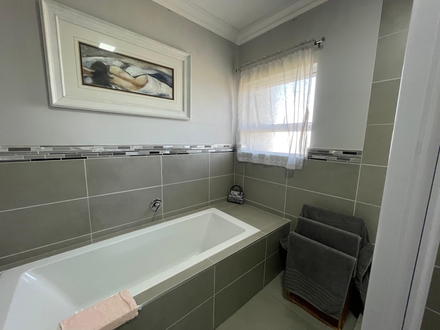 3 Bedroom Property for Sale in Noordheuwel Gauteng