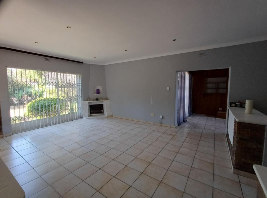 3 Bedroom Property for Sale in Mulbarton Gauteng