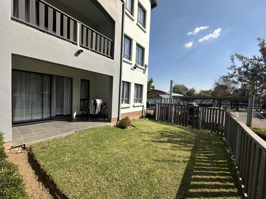 To Let 2 Bedroom Property for Rent in Broadacres Gauteng