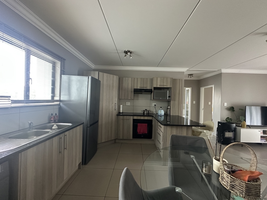 To Let 2 Bedroom Property for Rent in Broadacres Gauteng