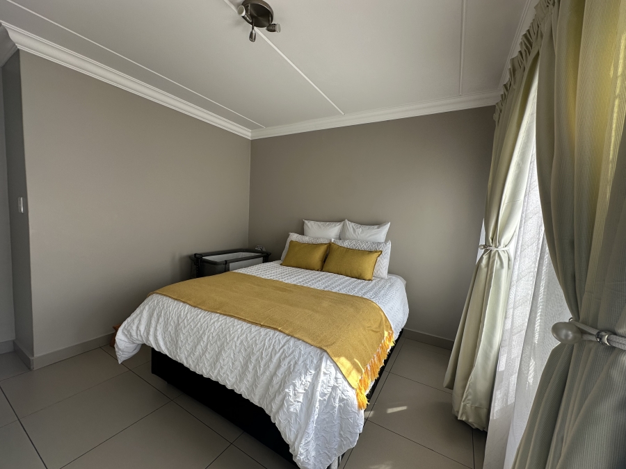 To Let 2 Bedroom Property for Rent in Broadacres Gauteng