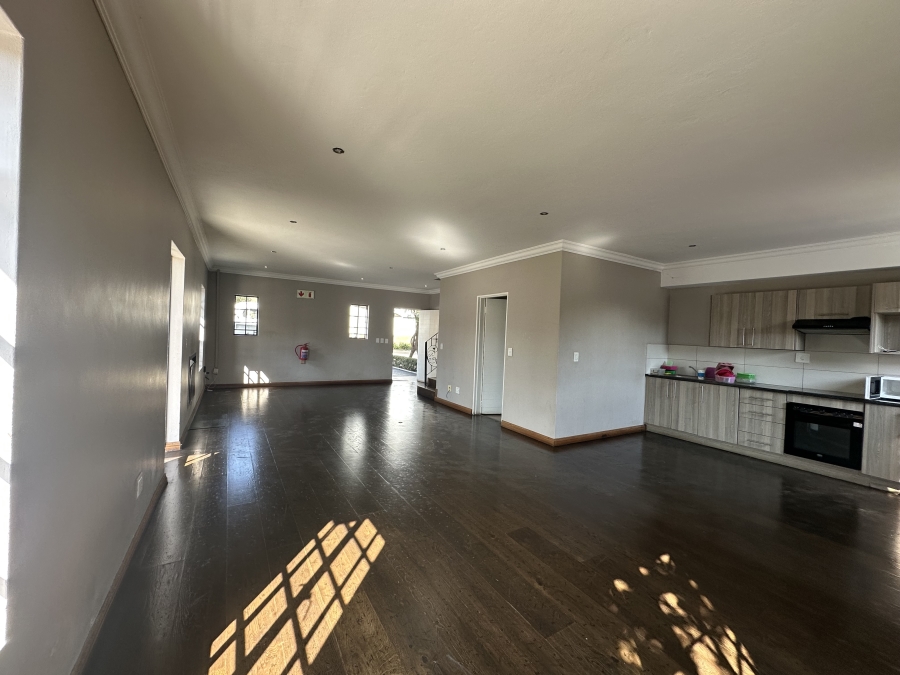 To Let 2 Bedroom Property for Rent in Broadacres Gauteng