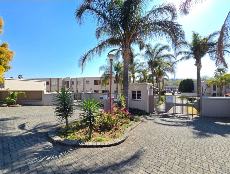 3 Bedroom Property for Sale in Glenanda Gauteng