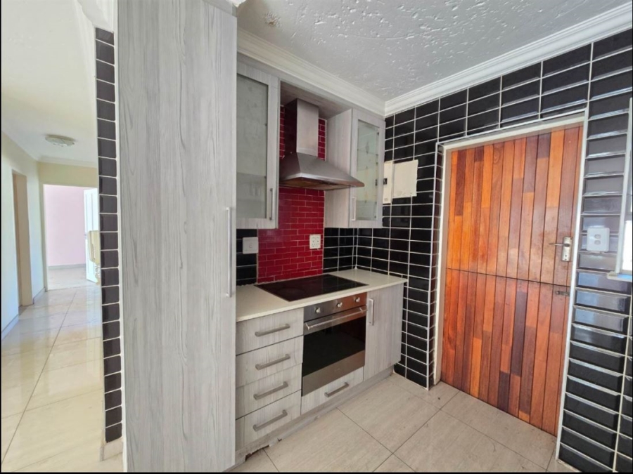 3 Bedroom Property for Sale in Glenanda Gauteng