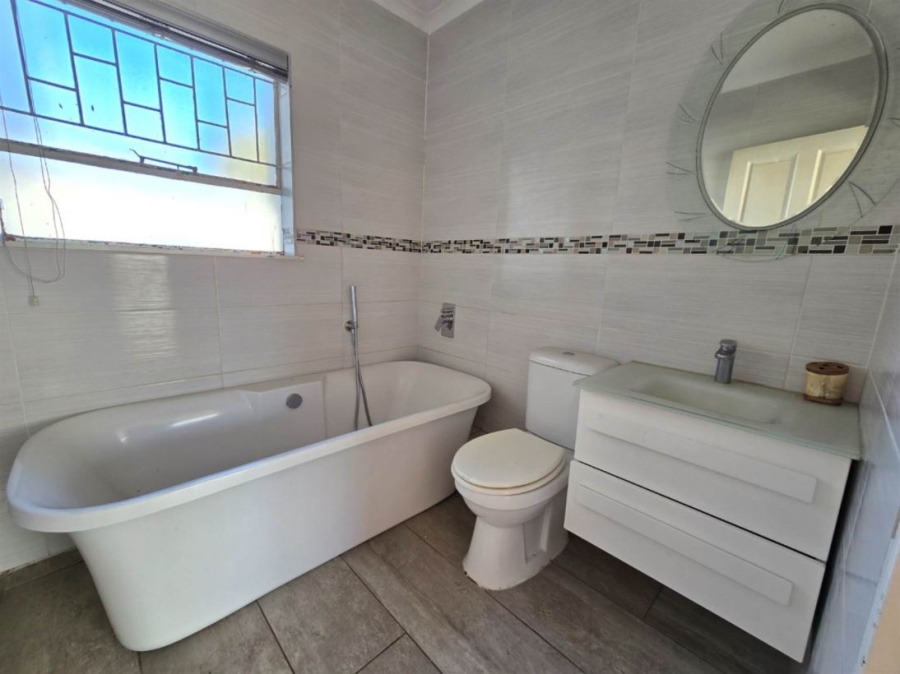 3 Bedroom Property for Sale in Glenanda Gauteng
