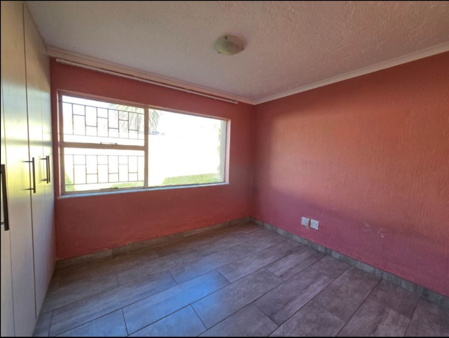 3 Bedroom Property for Sale in Glenanda Gauteng