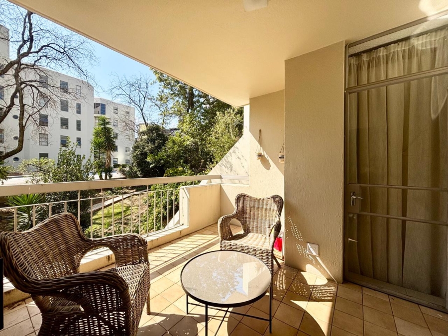 To Let 2 Bedroom Property for Rent in Sandown Gauteng