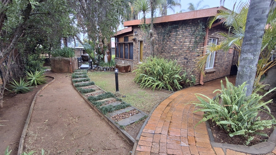 4 Bedroom Property for Sale in Pretoria Gardens Gauteng