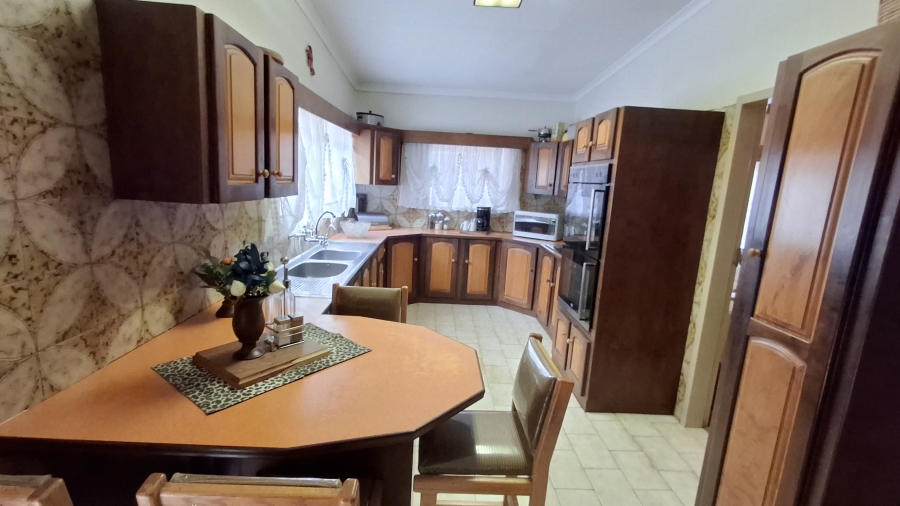 4 Bedroom Property for Sale in Pretoria Gardens Gauteng