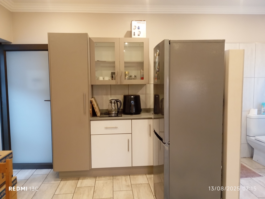 To Let 1 Bedroom Property for Rent in Glen Erasmia Gauteng