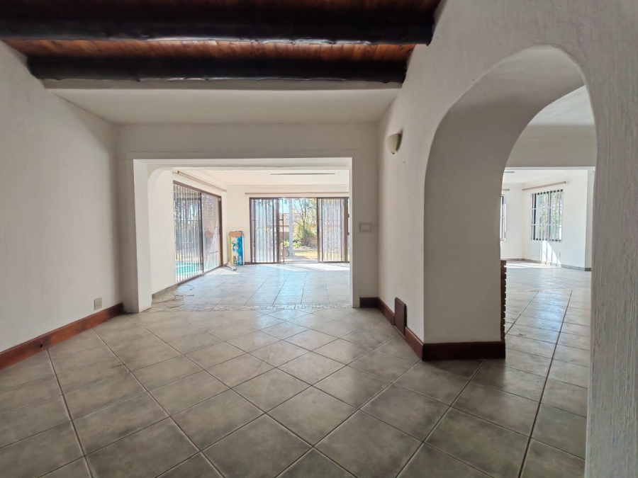 To Let 6 Bedroom Property for Rent in Florauna Gauteng