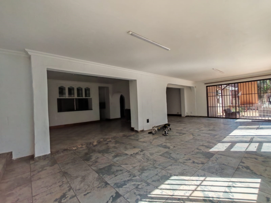 To Let 6 Bedroom Property for Rent in Florauna Gauteng
