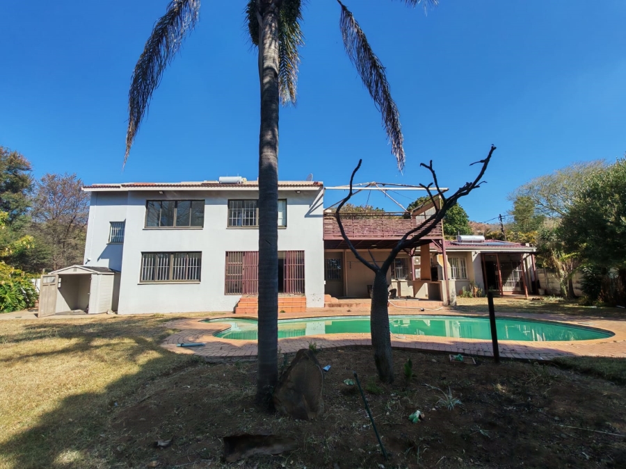 To Let 6 Bedroom Property for Rent in Florauna Gauteng