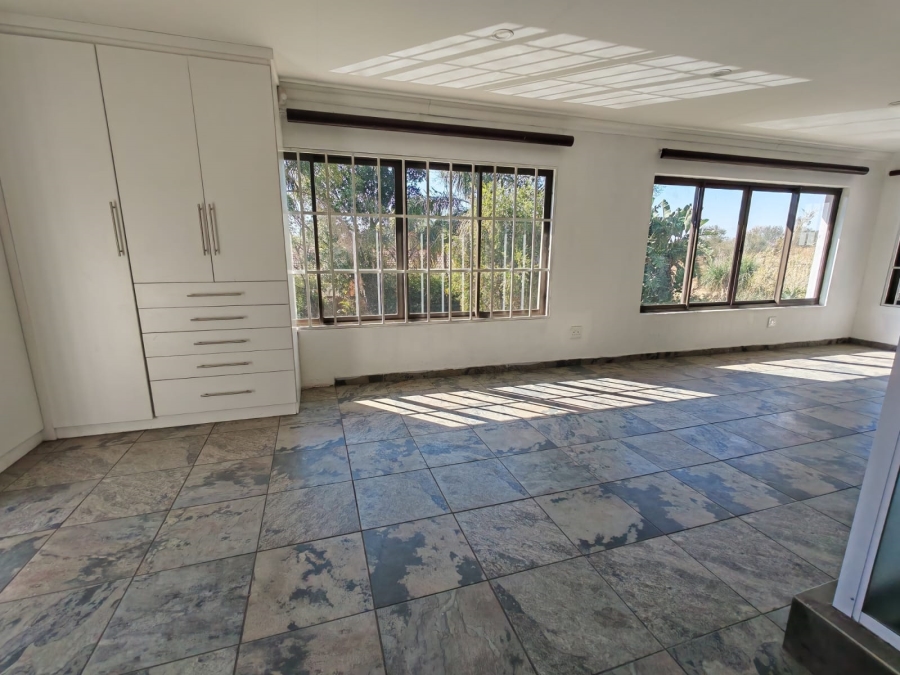 To Let 6 Bedroom Property for Rent in Florauna Gauteng