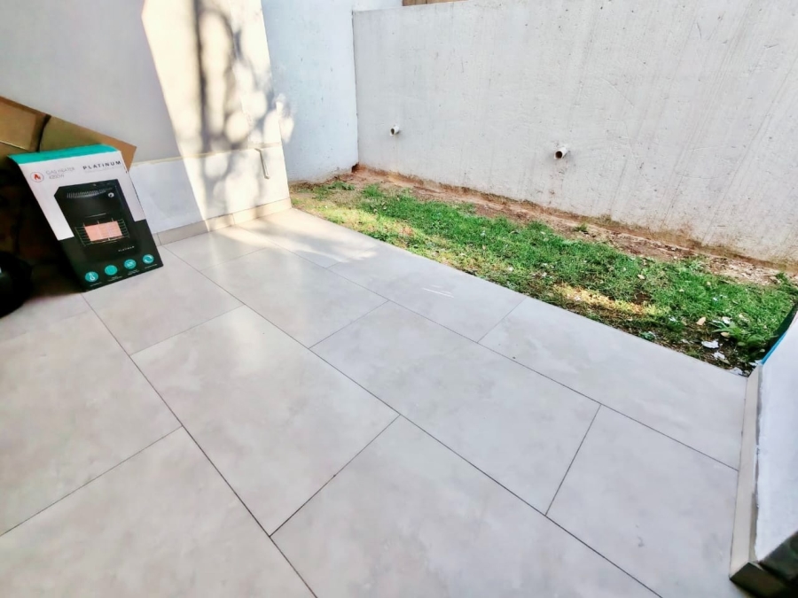 To Let 2 Bedroom Property for Rent in Sandown Gauteng