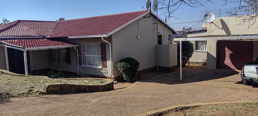 4 Bedroom Property for Sale in Glenvista Gauteng