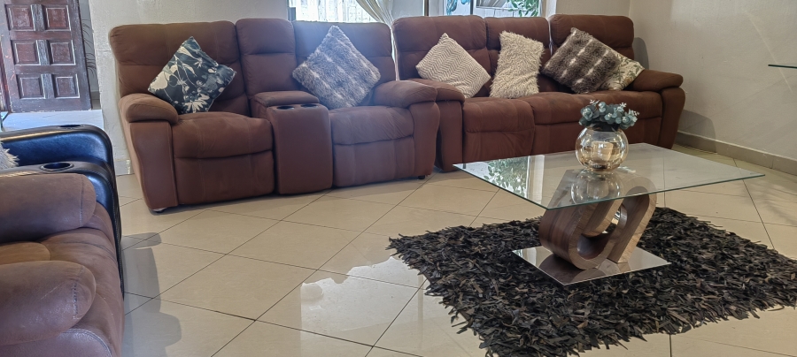4 Bedroom Property for Sale in Glenvista Gauteng