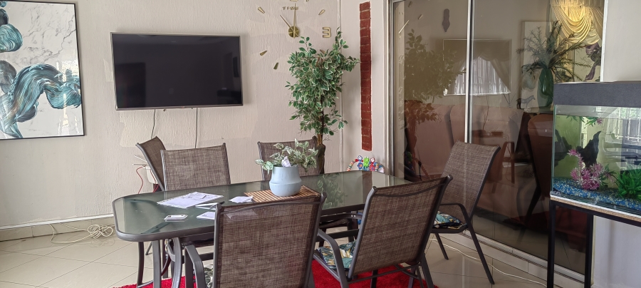 4 Bedroom Property for Sale in Glenvista Gauteng
