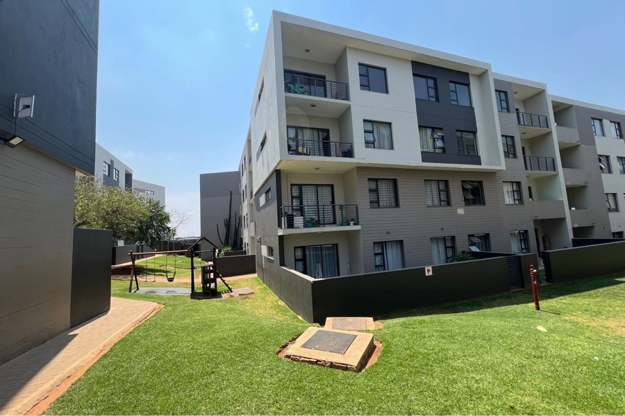 To Let 2 Bedroom Property for Rent in North Riding Gauteng